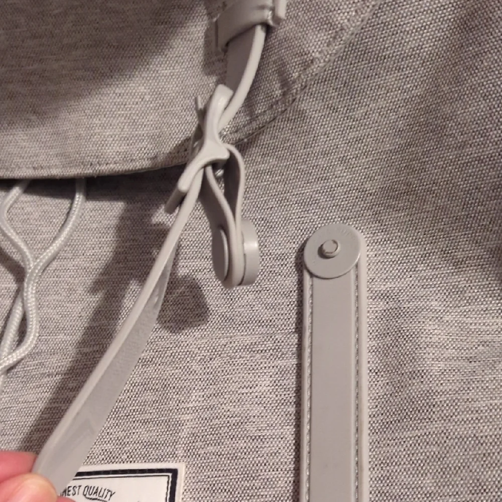 Herschel Supply Company Light Gray Backpack - Picture 4 of 11